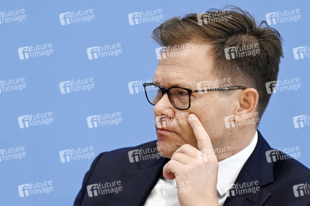 Bundespressekonferenz Bericht des Beauftragten der Bundesregierung für Ostdeutschland 2022 in Berlin