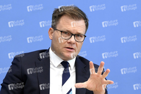Bundespressekonferenz Bericht des Beauftragten der Bundesregierung für Ostdeutschland 2022 in Berlin