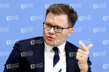 Bundespressekonferenz Bericht des Beauftragten der Bundesregierung für Ostdeutschland 2022 in Berlin