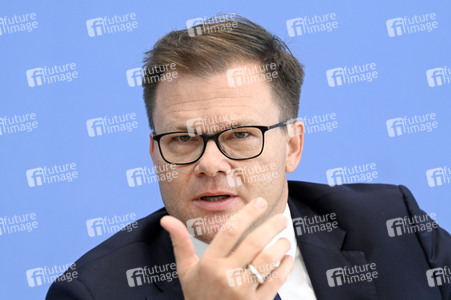 Bundespressekonferenz Bericht des Beauftragten der Bundesregierung für Ostdeutschland 2022 in Berlin