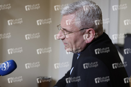 Interview mit Interview mit Weihbischof Dominikus Schwaderlapp in Fulda