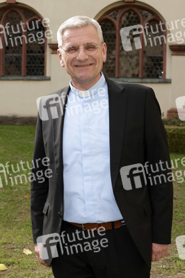 Interview mit Interview mit Weihbischof Dominikus Schwaderlapp in Fulda
