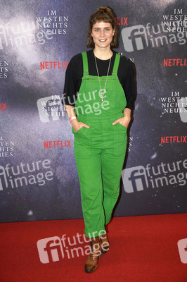 Filmpremiere 'Im Westen nichts Neues' in Berlin