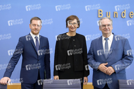Bundespressekonferenz Großforschungszentren in der Lausitz in Berlin