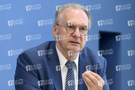 Bundespressekonferenz Großforschungszentren in der Lausitz in Berlin
