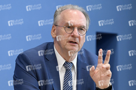 Bundespressekonferenz Großforschungszentren in der Lausitz in Berlin