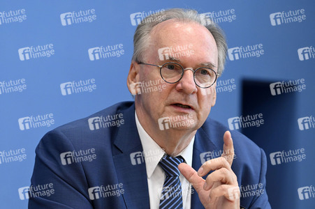 Bundespressekonferenz Großforschungszentren in der Lausitz in Berlin