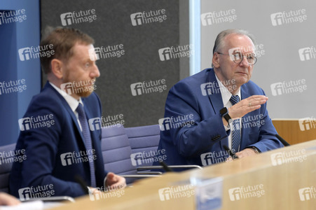 Bundespressekonferenz Großforschungszentren in der Lausitz in Berlin