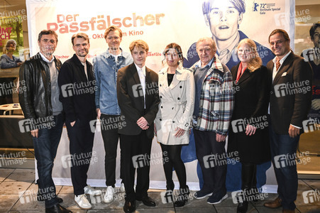 Filmpremiere 'Der Passfälscher' in München