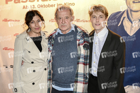 Filmpremiere 'Der Passfälscher' in München