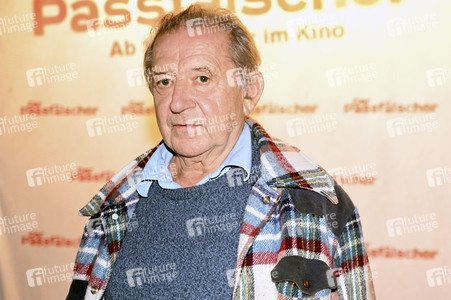 Filmpremiere 'Der Passfälscher' in München