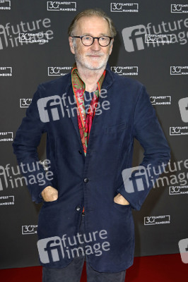 Festivaleröffnung und Filmpremiere 'Wir sind dann wohl die Angehörigen', Filmfest Hamburg 2022
