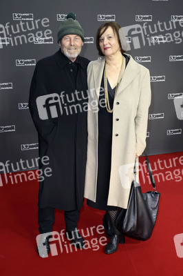 Festivaleröffnung und Filmpremiere 'Wir sind dann wohl die Angehörigen', Filmfest Hamburg 2022