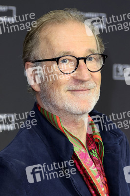 Festivaleröffnung und Filmpremiere 'Wir sind dann wohl die Angehörigen', Filmfest Hamburg 2022