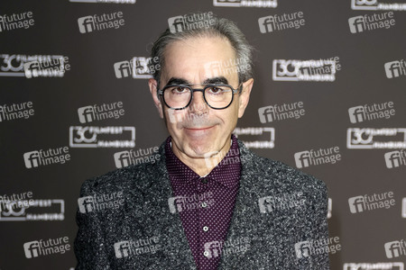 Festivaleröffnung und Filmpremiere 'Wir sind dann wohl die Angehörigen', Filmfest Hamburg 2022