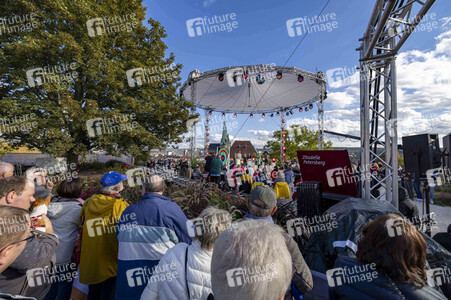 Aufbau für den Tag der Deutschen Einheit 2022 in Erfurt