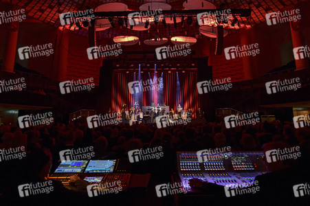 Konzert von Max Raabe & Palast Orchester in Hannover