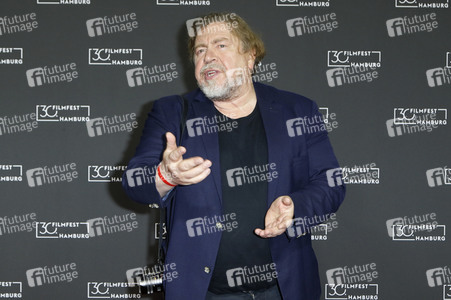 Filmpremiere 'Nachtschicht – Die Ruhe vor dem Sturm', Filmfest Hamburg 2022