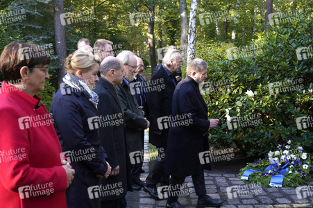 Kranzniederlegung am Grab von Willy Brandt in Berlin
