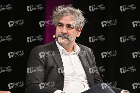 Lit.Cologne 2022 Spezial mit Michel Friedmann, Deniz Yücel und Nina Kunzendorf in Köln
