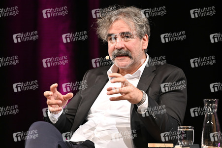 Lit.Cologne 2022 Spezial mit Michel Friedmann, Deniz Yücel und Nina Kunzendorf in Köln