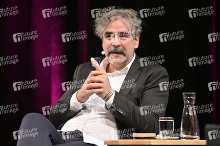 Lit.Cologne 2022 Spezial mit Michel Friedmann, Deniz Yücel und Nina Kunzendorf in Köln