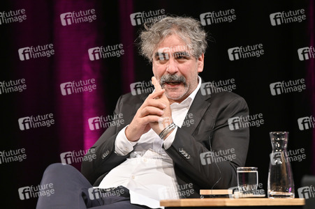 Lit.Cologne 2022 Spezial mit Michel Friedmann, Deniz Yücel und Nina Kunzendorf in Köln