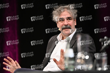 Lit.Cologne 2022 Spezial mit Michel Friedmann, Deniz Yücel und Nina Kunzendorf in Köln