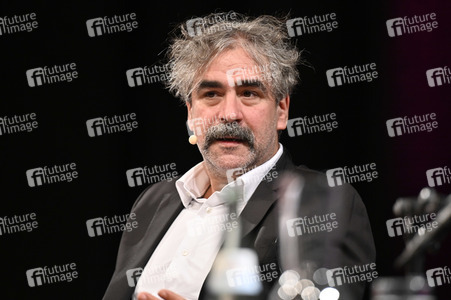 Lit.Cologne 2022 Spezial mit Michel Friedmann, Deniz Yücel und Nina Kunzendorf in Köln