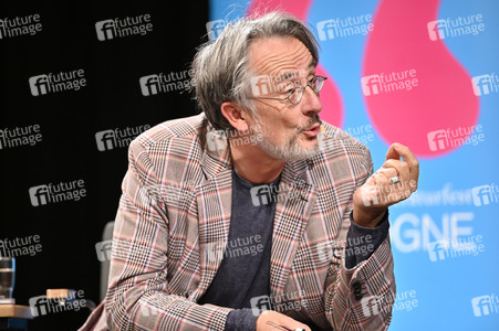 Lit.Cologne 2022 Spezial mit Michel Friedmann, Deniz Yücel und Nina Kunzendorf in Köln