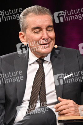 Lit.Cologne 2022 Spezial mit Michel Friedmann, Deniz Yücel und Nina Kunzendorf in Köln