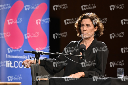 Lit.Cologne 2022 Spezial mit Michel Friedmann, Deniz Yücel und Nina Kunzendorf in Köln