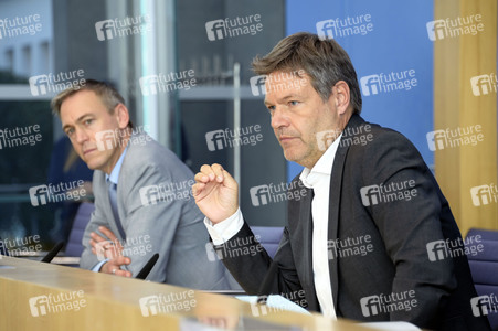 Bundespressekonferenz Vorstellung der Herbstprojektion in Berlin