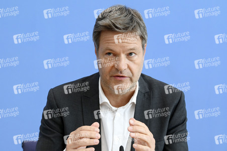 Bundespressekonferenz Vorstellung der Herbstprojektion in Berlin