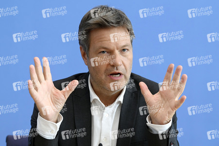 Bundespressekonferenz Vorstellung der Herbstprojektion in Berlin