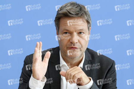 Bundespressekonferenz Vorstellung der Herbstprojektion in Berlin