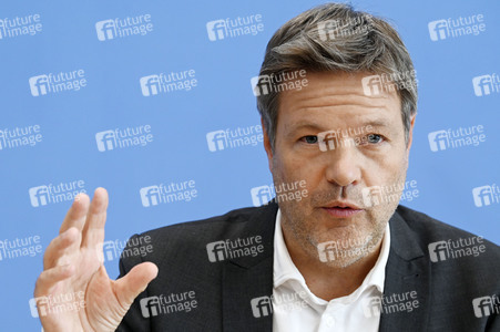 Bundespressekonferenz Vorstellung der Herbstprojektion in Berlin