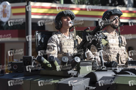 Militärparade zum spanischen Nationalfeiertag in Madrid