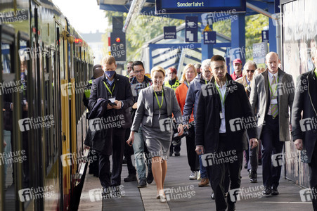 Fototermin mit Franziska Giffey bei der Sonderfahrt auf der S-Bahnlinie S 8 in Berlin