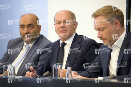 Gemeinsames Statement des Bundeskanzlers und den Parteivorsitzenden der drei Ampel-Parteien in Berlin