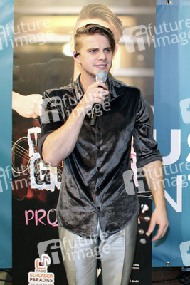 Autogrammstunde mit Vincent Gross in Halle