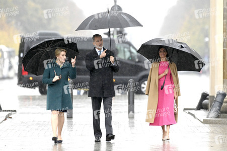 König Felipe VI. und Königin Letizia von Spanien am Brandenburger Tor in Berlin