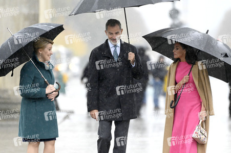 König Felipe VI. und Königin Letizia von Spanien am Brandenburger Tor in Berlin