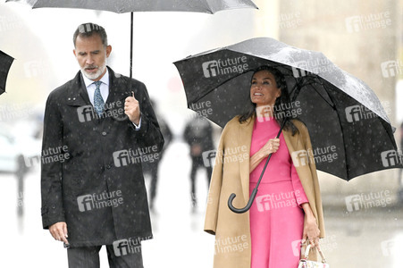 König Felipe VI. und Königin Letizia von Spanien am Brandenburger Tor in Berlin