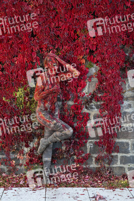 NATURE ART: Red Color Wall Bodypainting