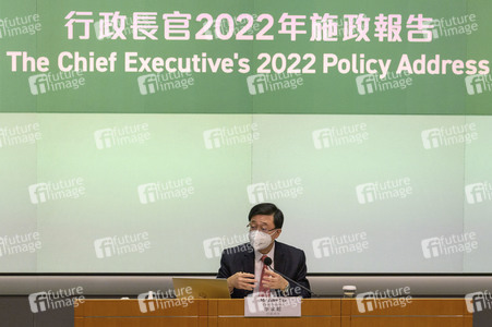 Pressekonferenz mit John Lee Ka-chiu in Hongkong