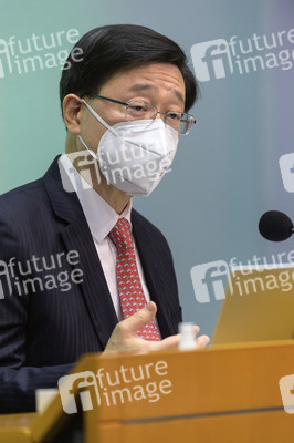 Pressekonferenz mit John Lee Ka-chiu in Hongkong