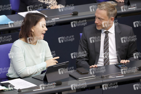 63. Sitzung des Deutschen Bundestages in Berlin