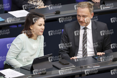 63. Sitzung des Deutschen Bundestages in Berlin