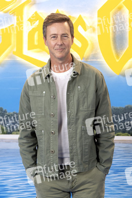 Photocall 'Glass Onion: A Knives Out Mystery' in Madrid